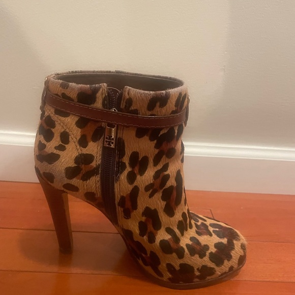 Tory Burch Leopard Print Booties - Picture 3 of 4